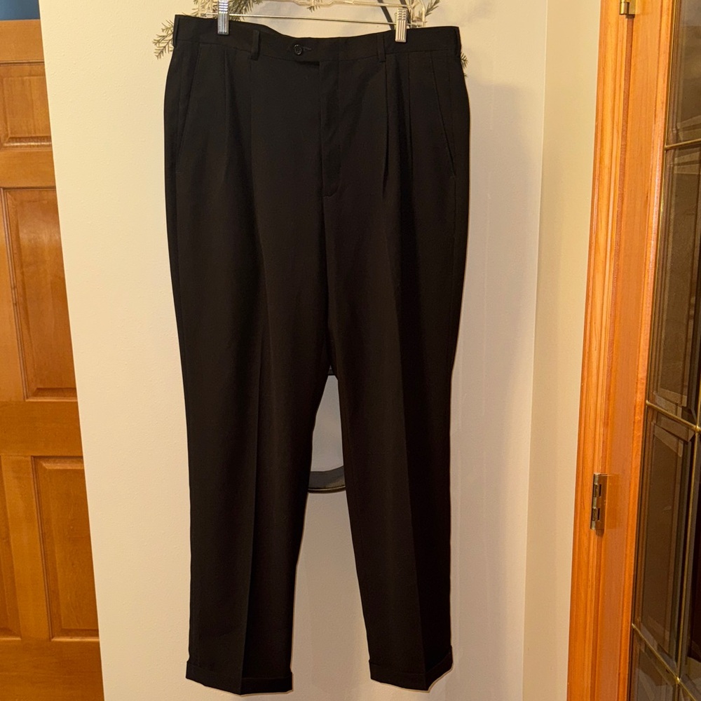 Men’s Haggar Black Dress Pants 36 x 32